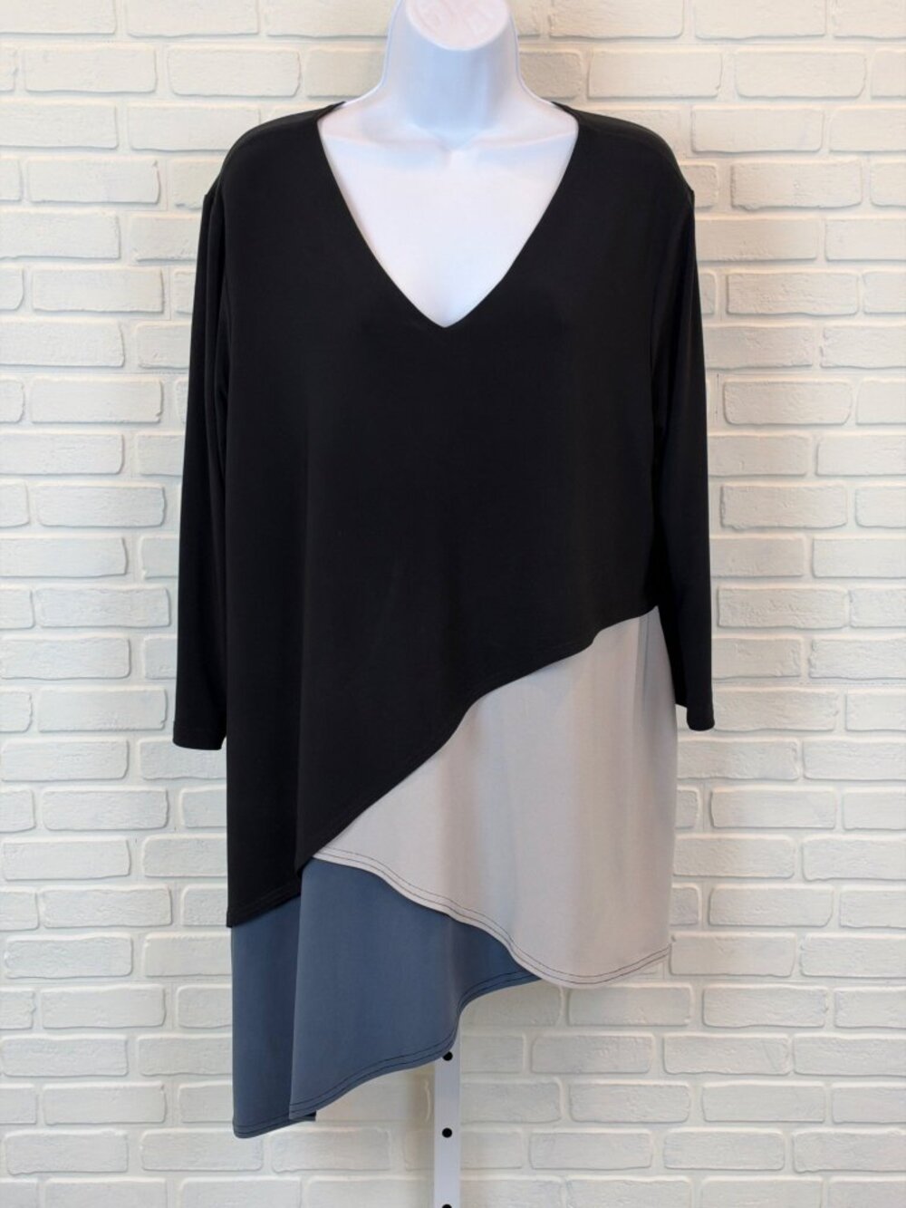 Sympli Tunic Top Asymmetric Colorblock V-Neck Black 16